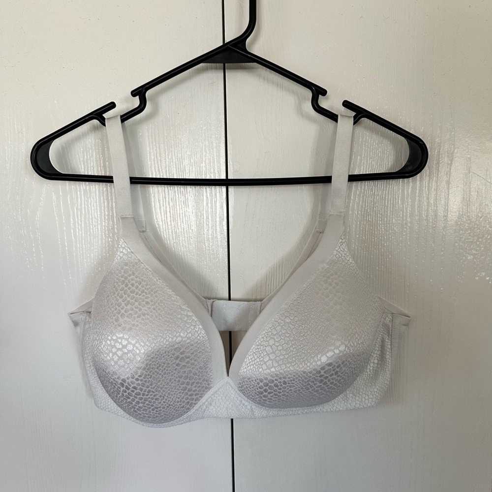 Warner's White Textured Bra 38D